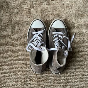 Women’s high top Converse, Gray, size 9.